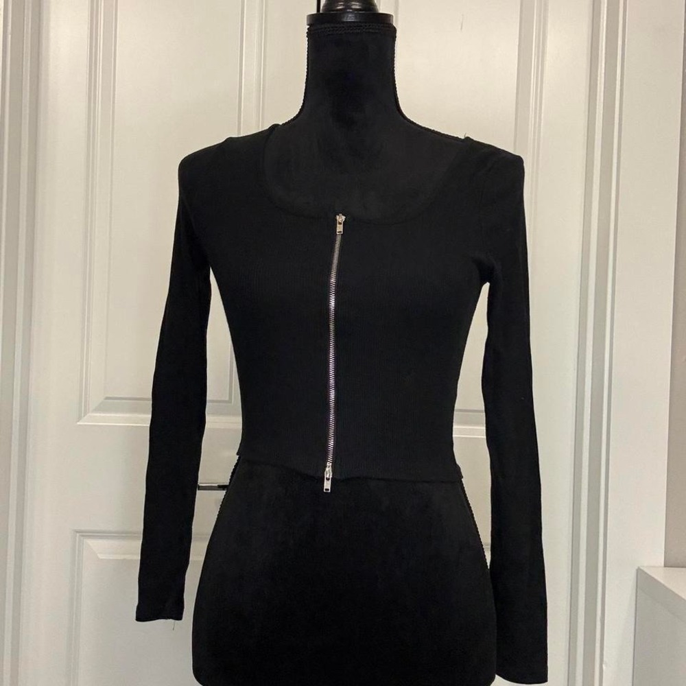 Black zip up long sleeve crop top -Size S - Picture 2 of 4